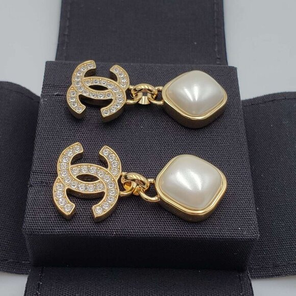100% Authentic CHANEL Brand New Earrings - Picture 6 of 9